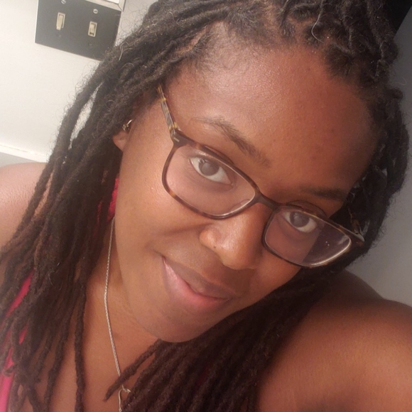 Meet your Posher, Keisha - Picture 2 of 3